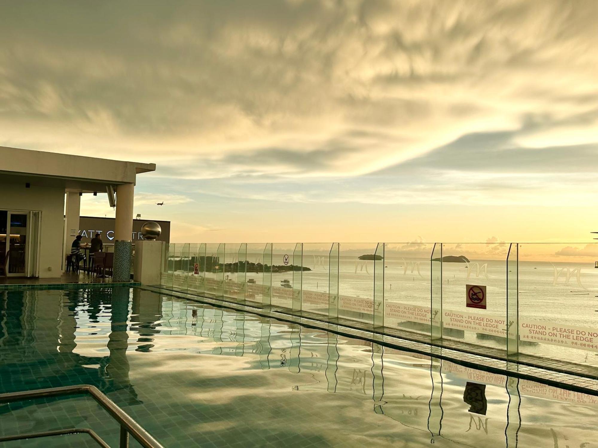 M Centro City Centre @ Gaya Street By Sunset Seaview Vacation Condos Kota Kinabalu Buitenkant foto